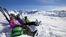Sonnenbaden im Schnee © @tvbpitztal