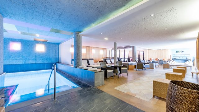 wellness hallenbad liegen7